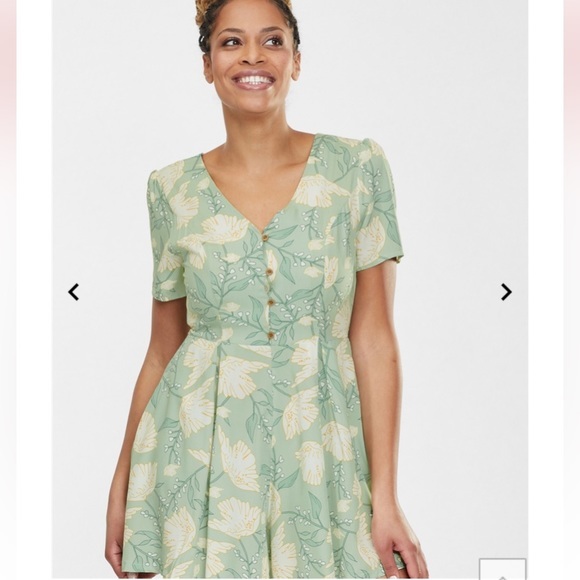 Modcloth x Collectif Romper One Piece US Size 6 Green  Floral Short Sleeve Zip U - Picture 2 of 16